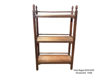 Holzregal