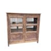 Klassische Holz Vitrine im Landhaus Stil mit drei Fächern