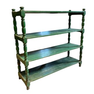Grünes Holzregal
