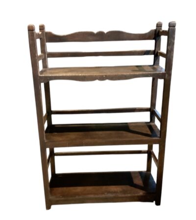 Elegantes Holzregal aus Indien