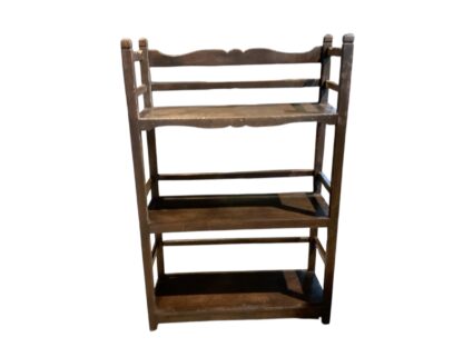 Elegantes Holzregal aus Indien