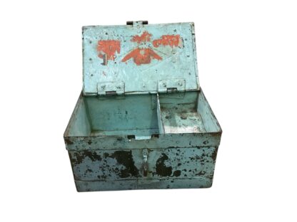 Hellblaue Eisenbox im Shabby Chic Look – Bild 2