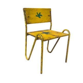 Kindersessel in Gelb mit grüner Blume