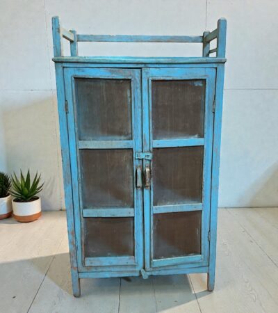 Blaues Kästchen mit Metallgitter