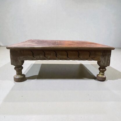 Kleiner Tisch "Bajot"