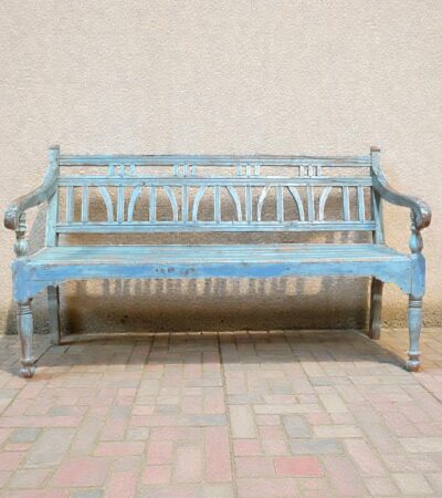 Holzbank in Blau