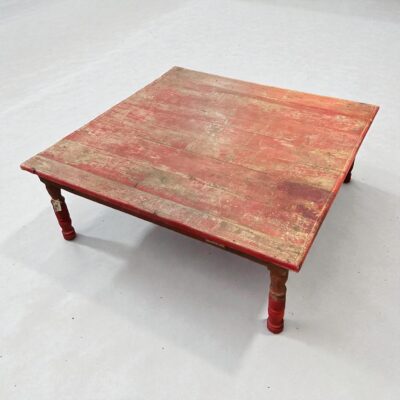 Roter Indischer Shabby Chic Tisch