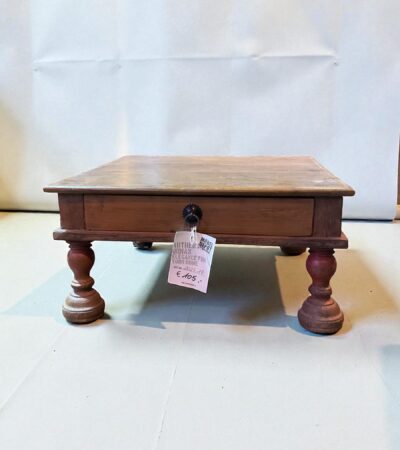 Kleiner Tisch "Bajot"