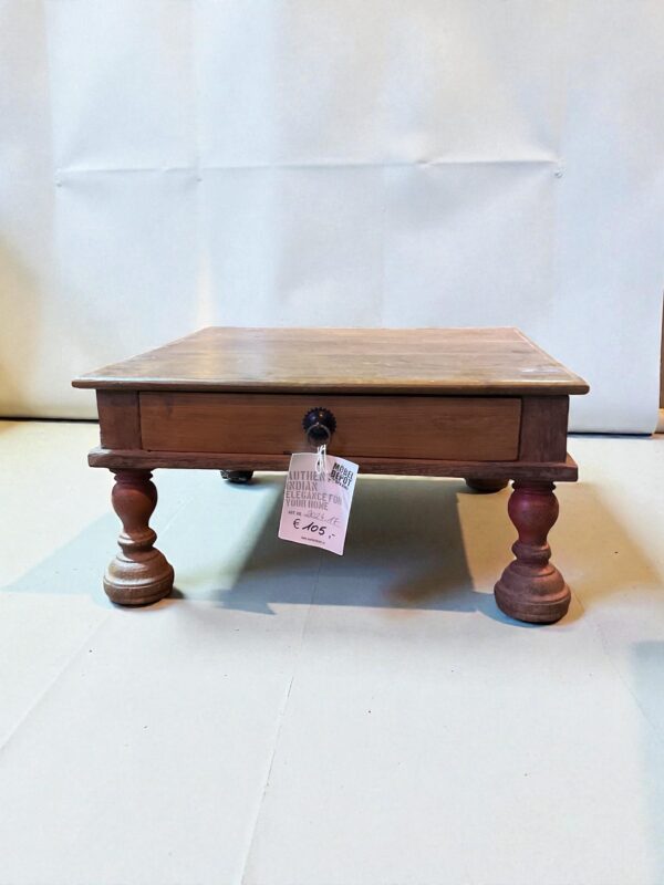 Kleiner Tisch "Bajot"