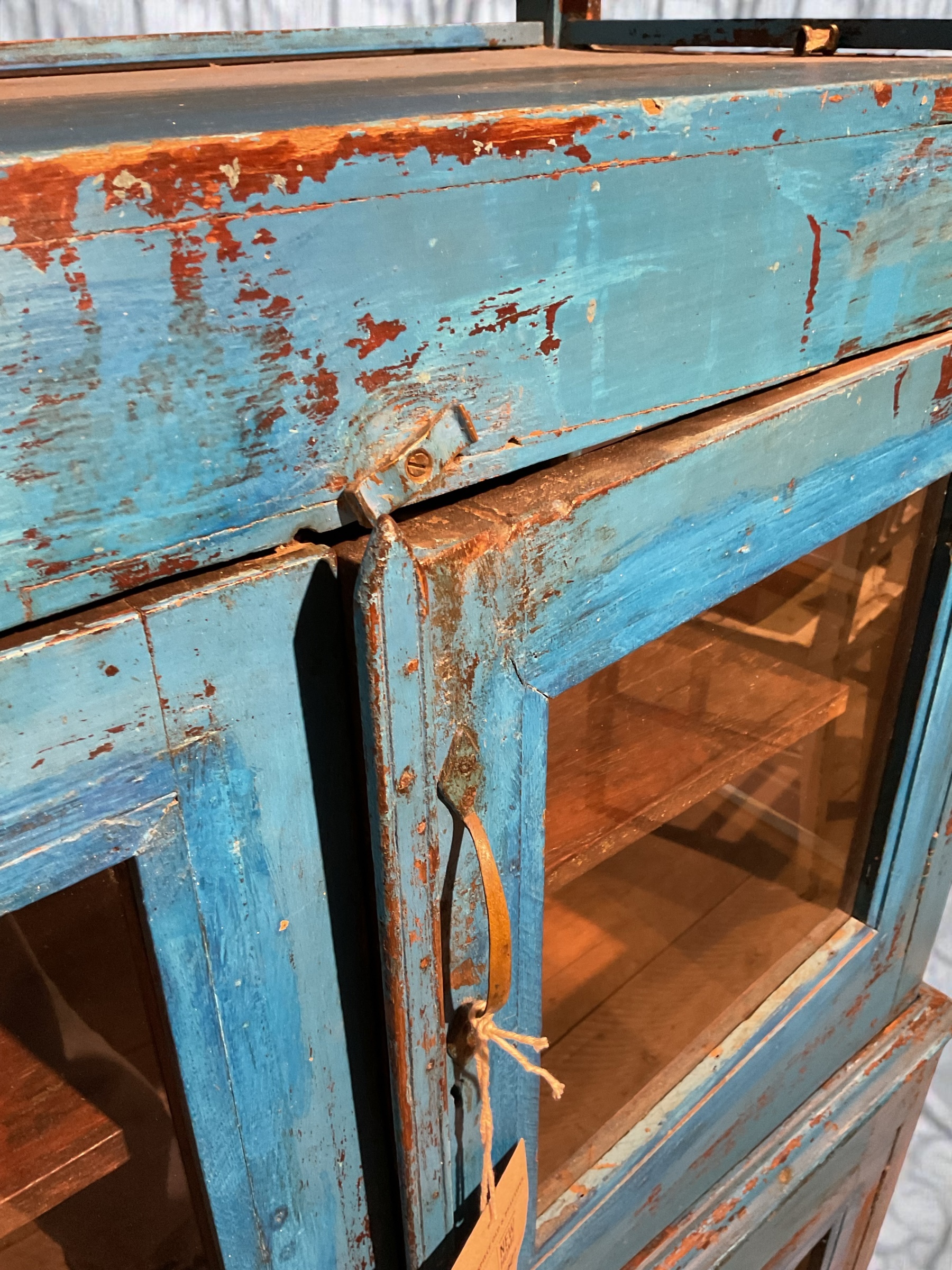 Doppelte Glasvitrine in Blau - Image 6