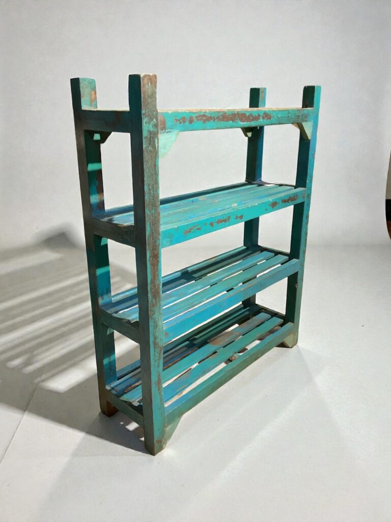 Regal aus Holz in Türkis-grün