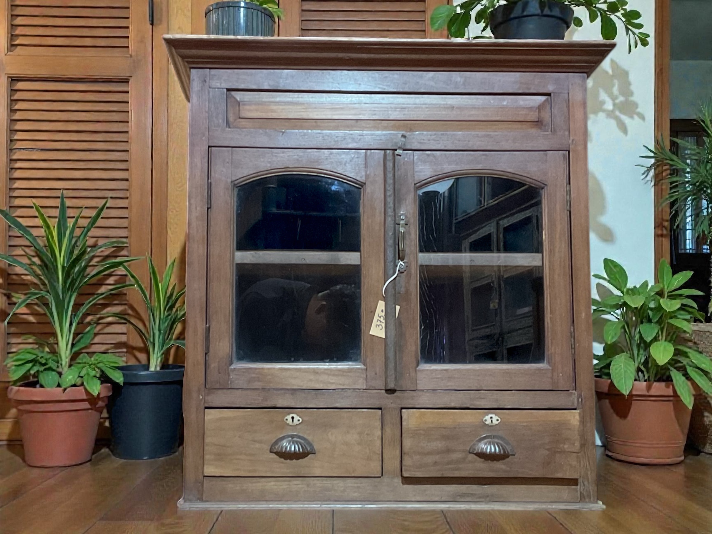 Edle Vollholz Vitrine – Bild 9