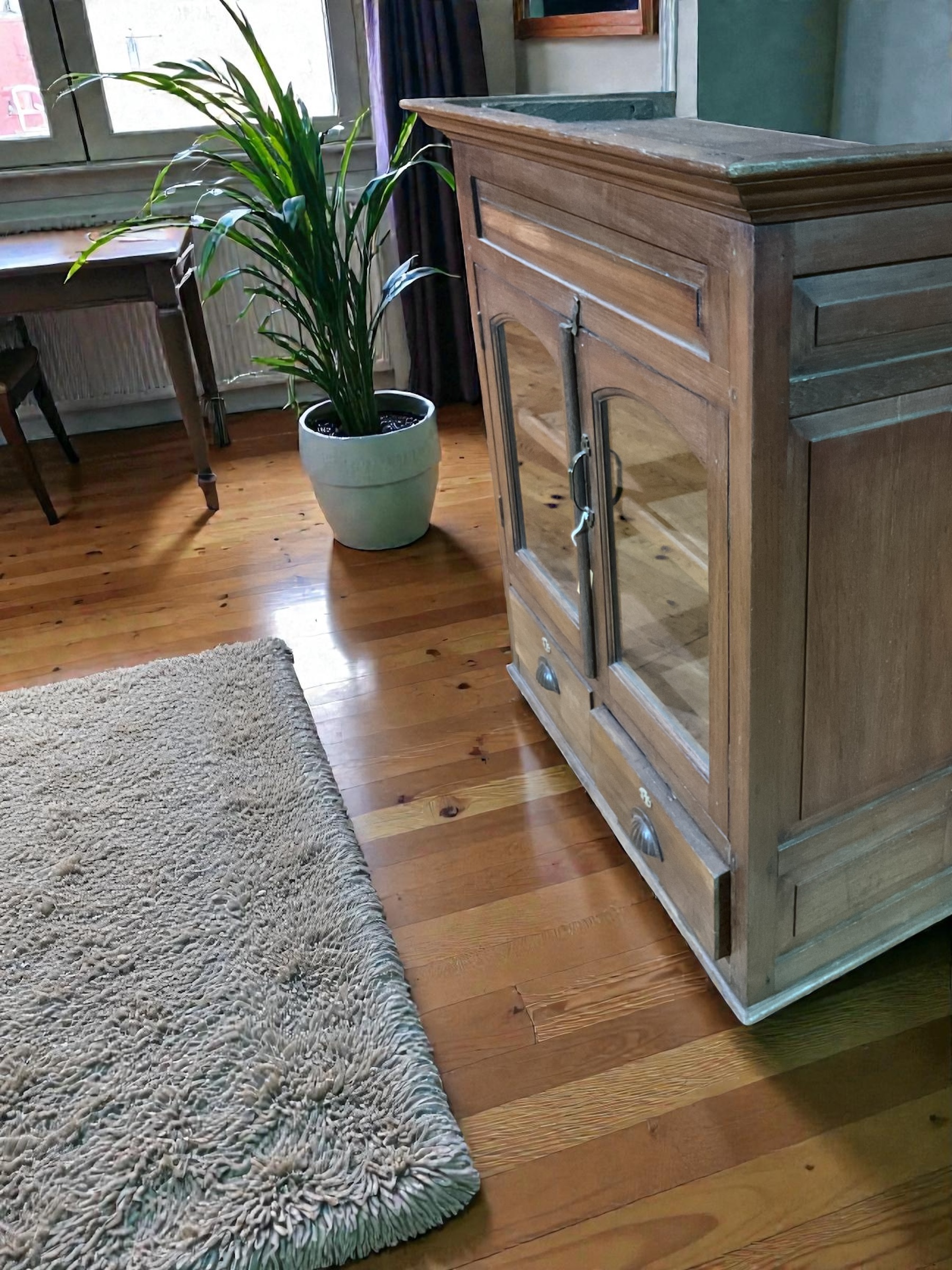 Edle Vollholz Vitrine – Bild 4