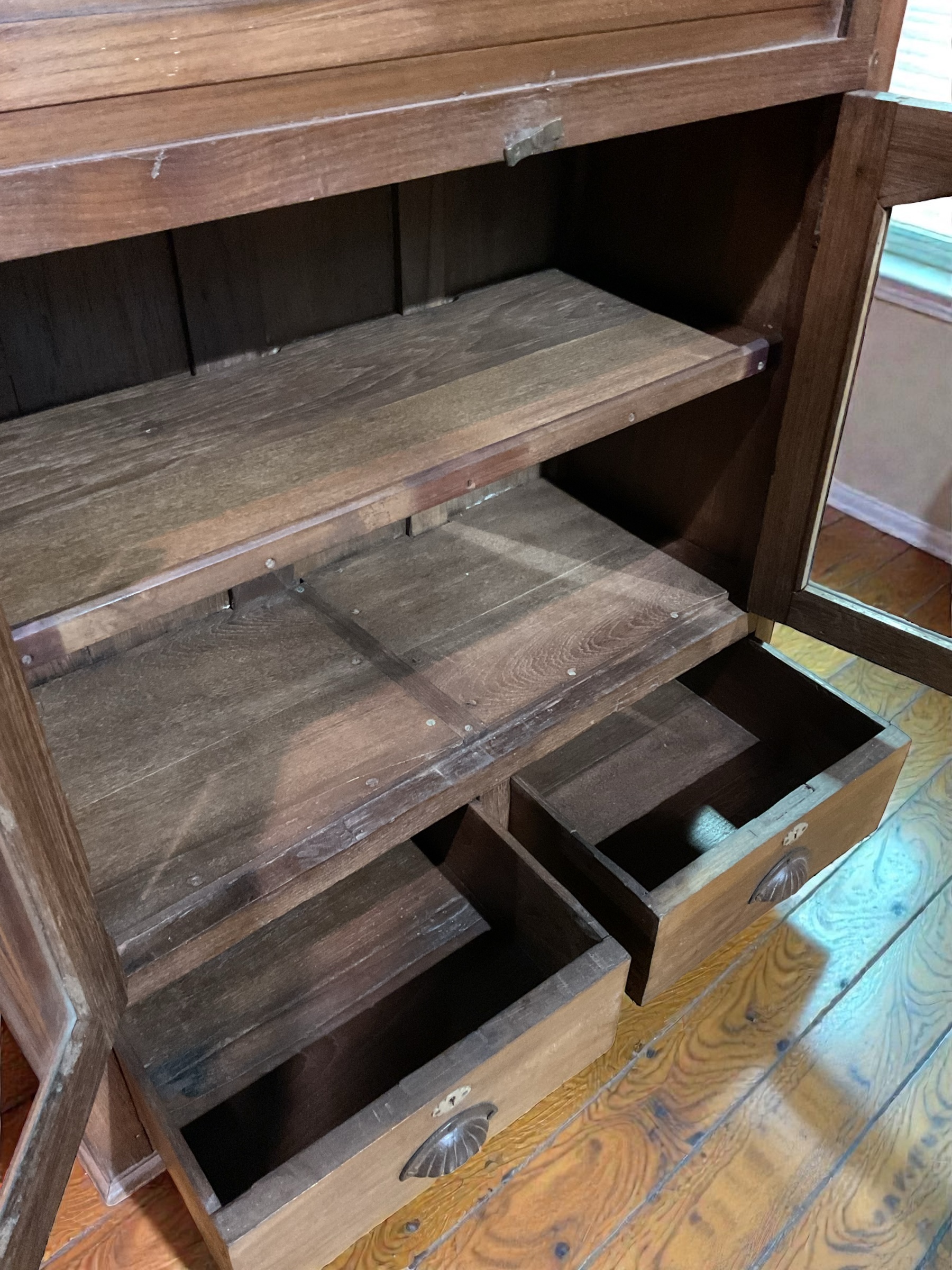 Edle Vollholz Vitrine – Bild 8