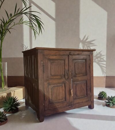 Braune Vollholz Kommode