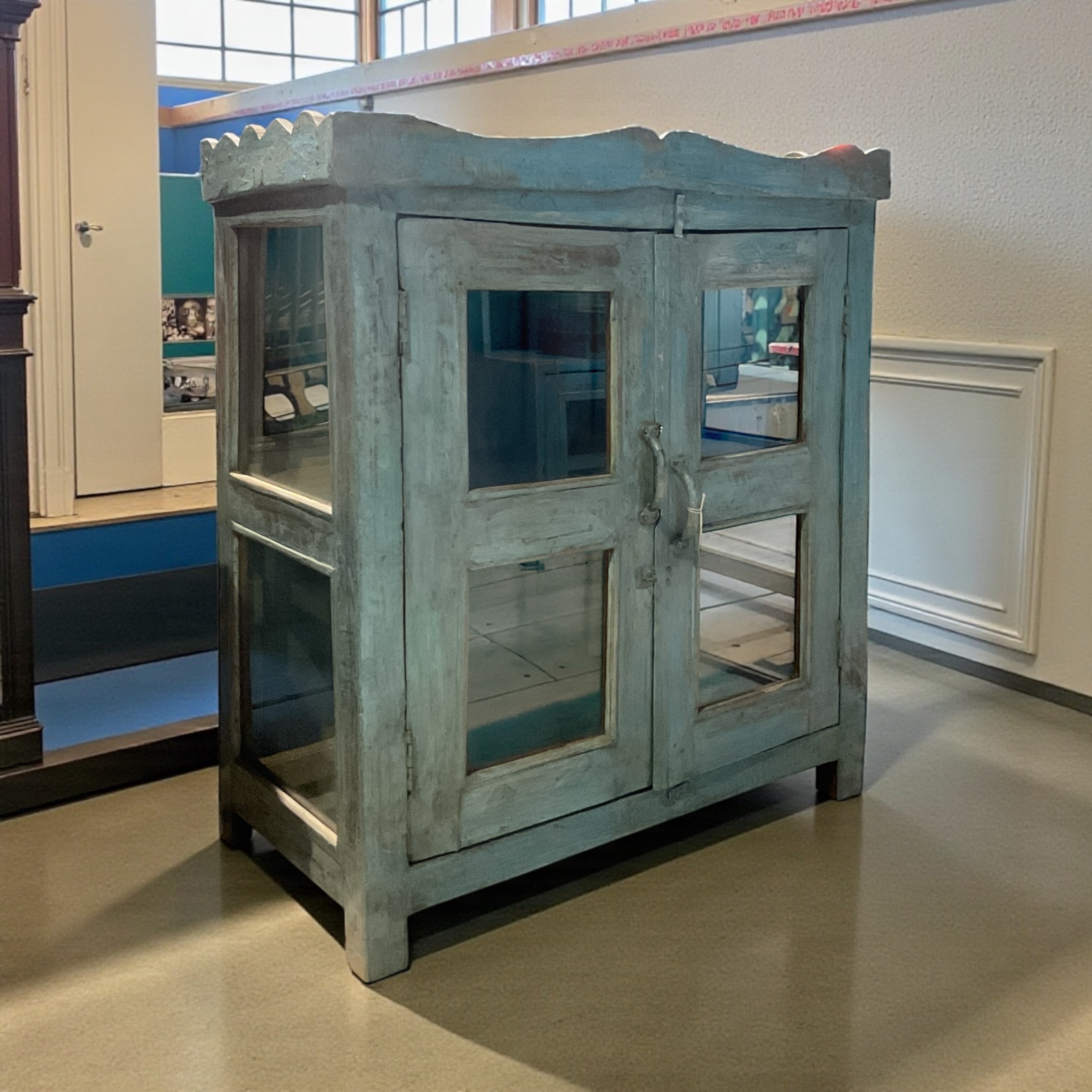 Blau-Türkis Glasvitrine