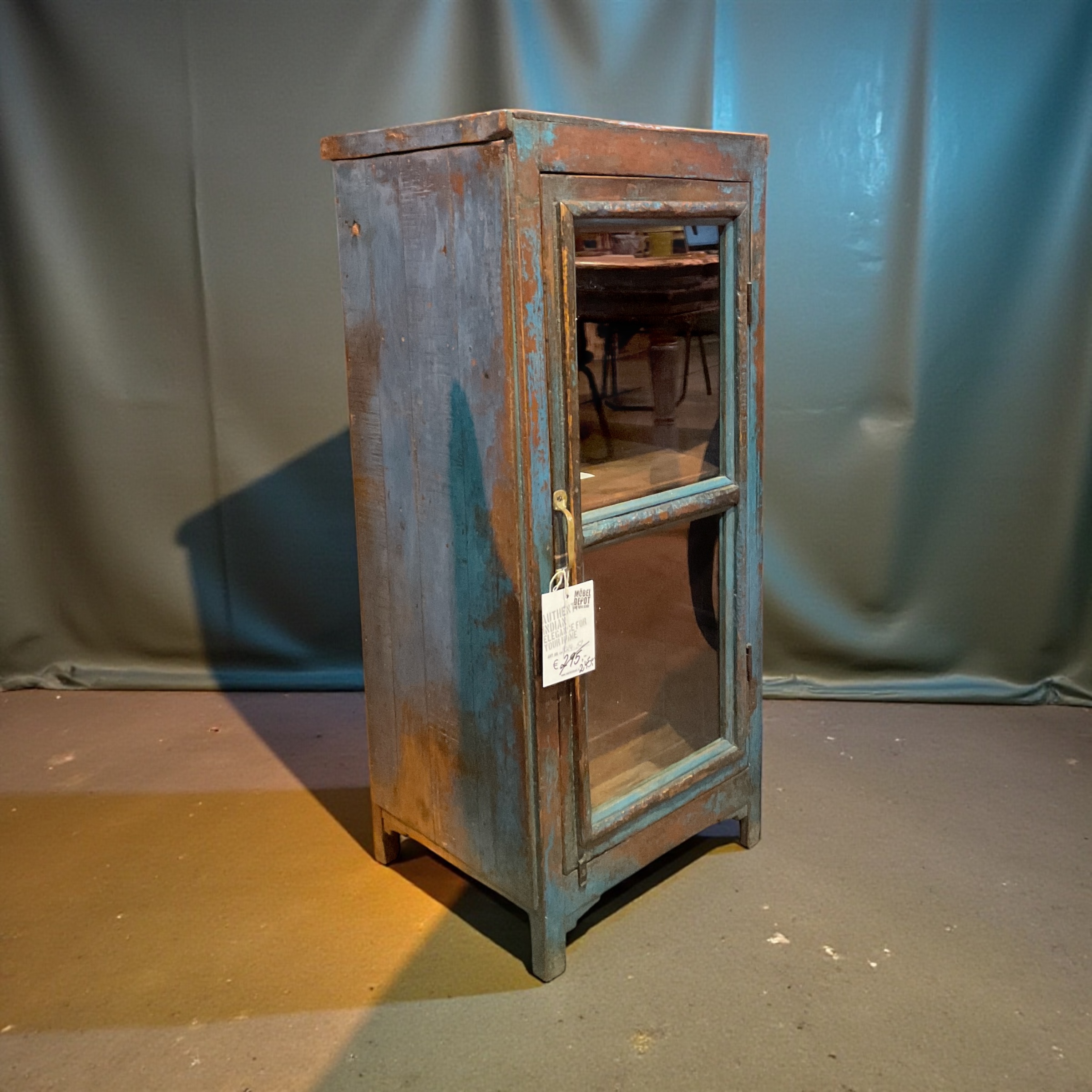 Blauer Patina Glasschrank – Ideal als Nachttisch oder Küchenkästchen - Image 4