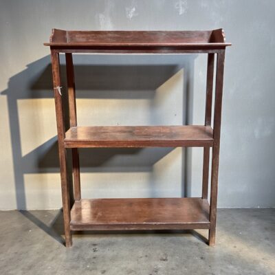 Indisches Holzregal im Klassischen Stil