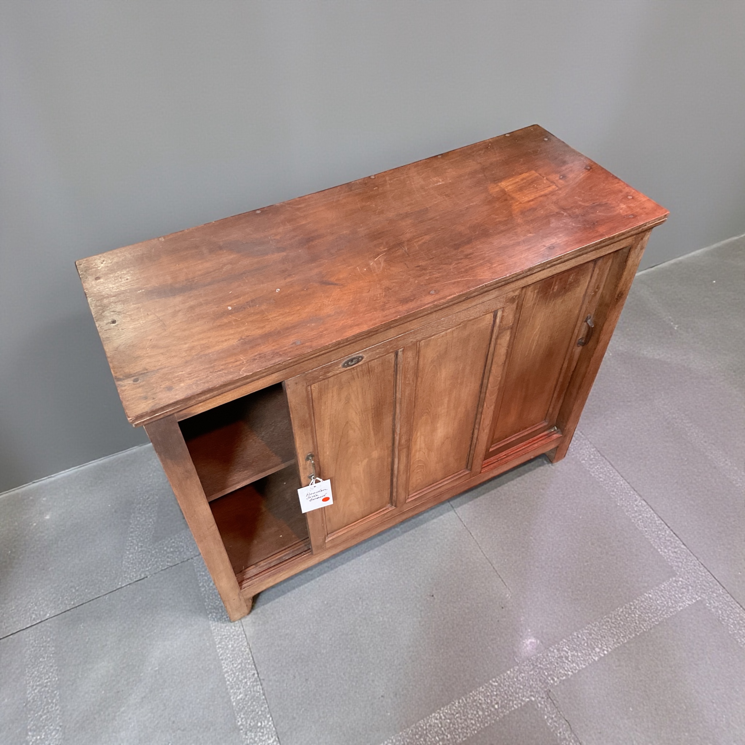 Indische Vollholz Kommode mit zwei Schiebetüren und zwei Fächern - Image 2