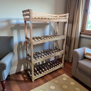 Regal aus Holz