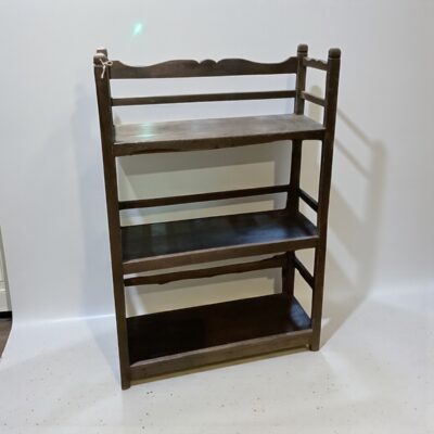 Elegantes Holzregal aus Indien