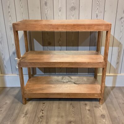 Holzregal aus Indien