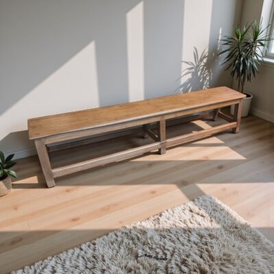 Indische Bank im Schlichten Stil – Niedrig und Vielseitig Einsetzbar