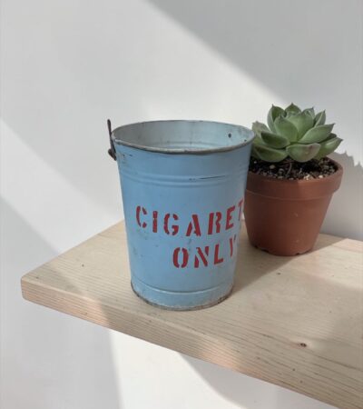 Vintage Metalleimer „Cigarette Only“