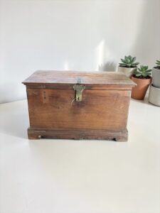 Holztruhe