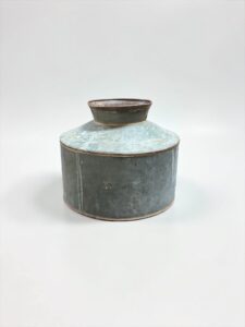 Vintage Metallgefäß