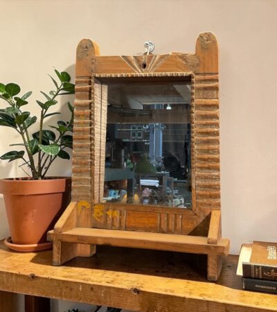 Kleiner Spiegelschrank