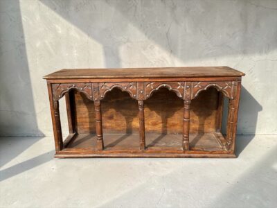 Indisches Tempelregal