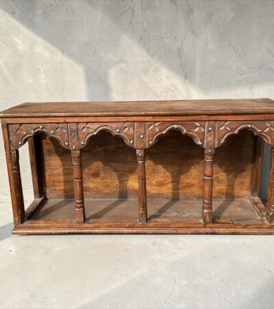 Indisches Tempelregal