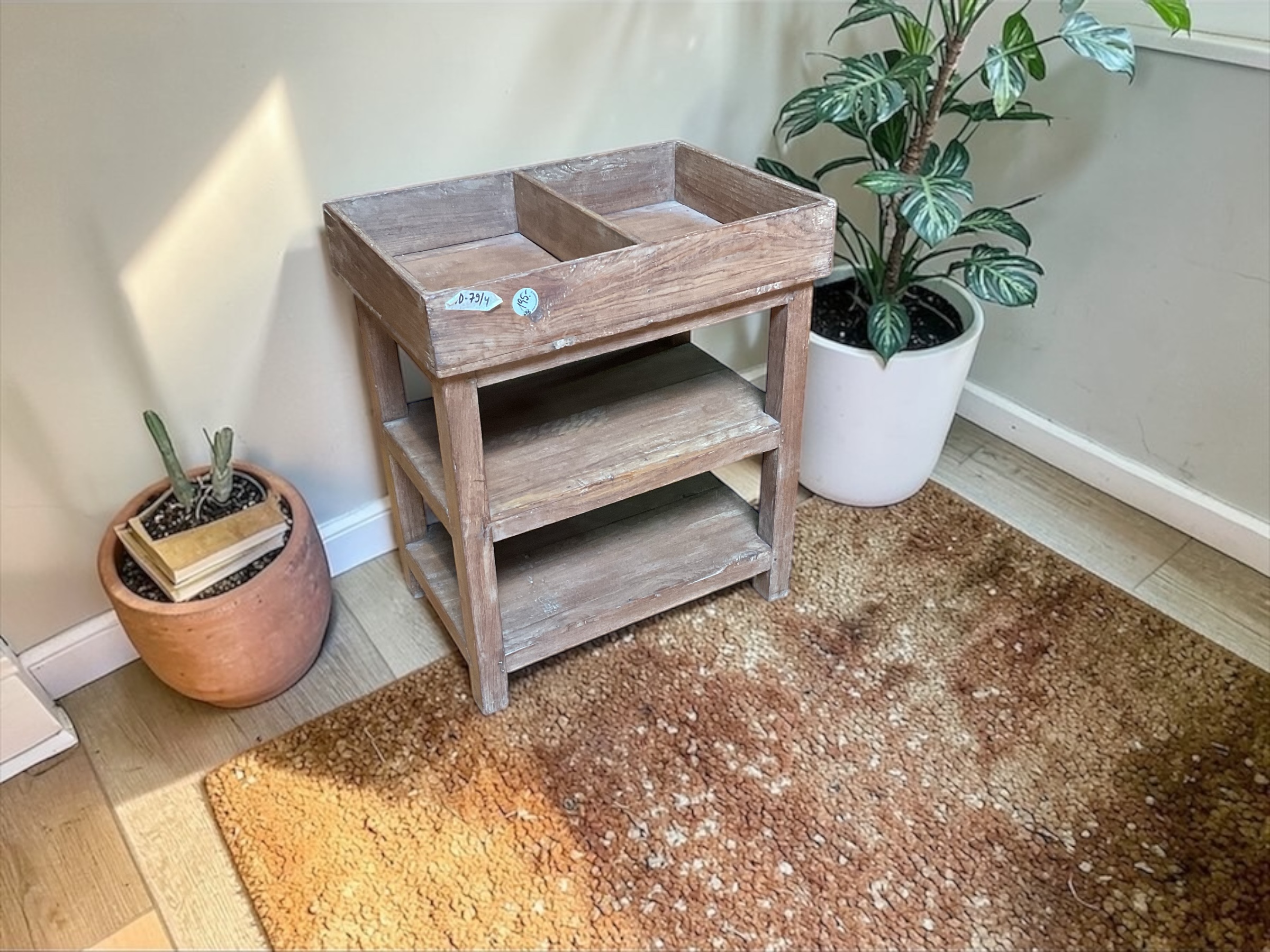 Beistellregal mit Ablagefach