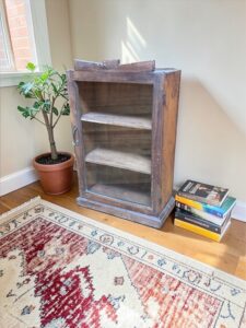 Vitrine aus Holz