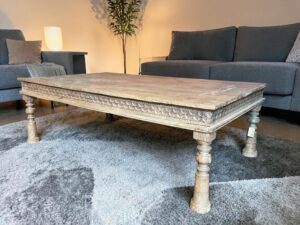 Holztisch