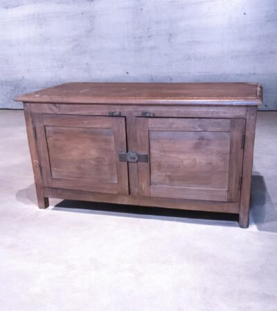 Holzschrank