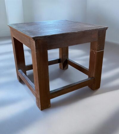Kleiner Holztisch