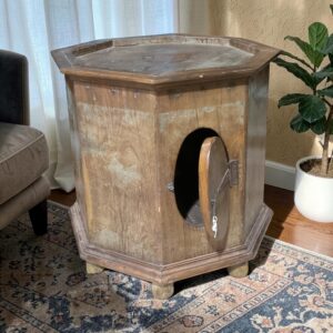 Kleiner Holztisch mit aufbewahrung