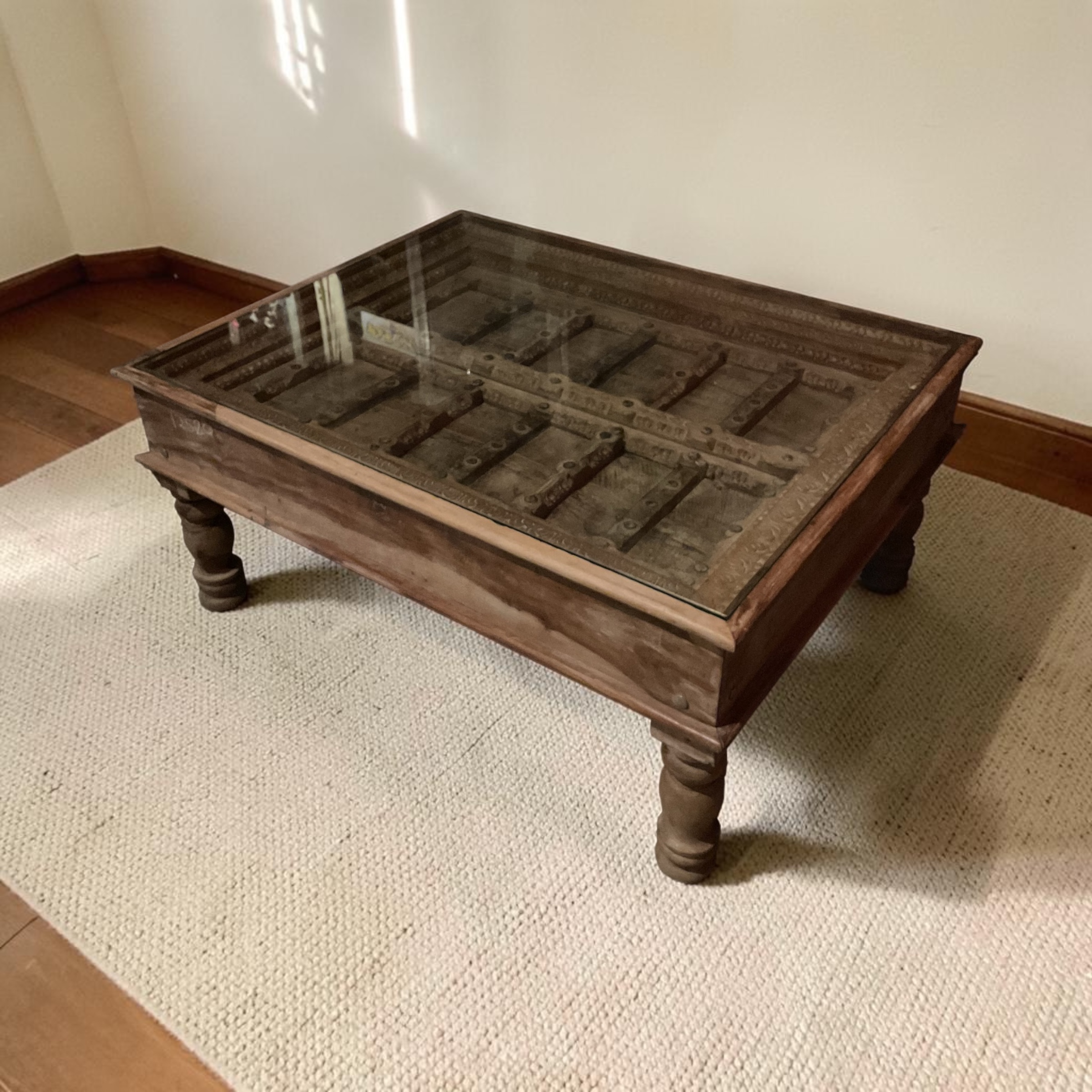 Couchtisch mit Glasplatte – Bild 4