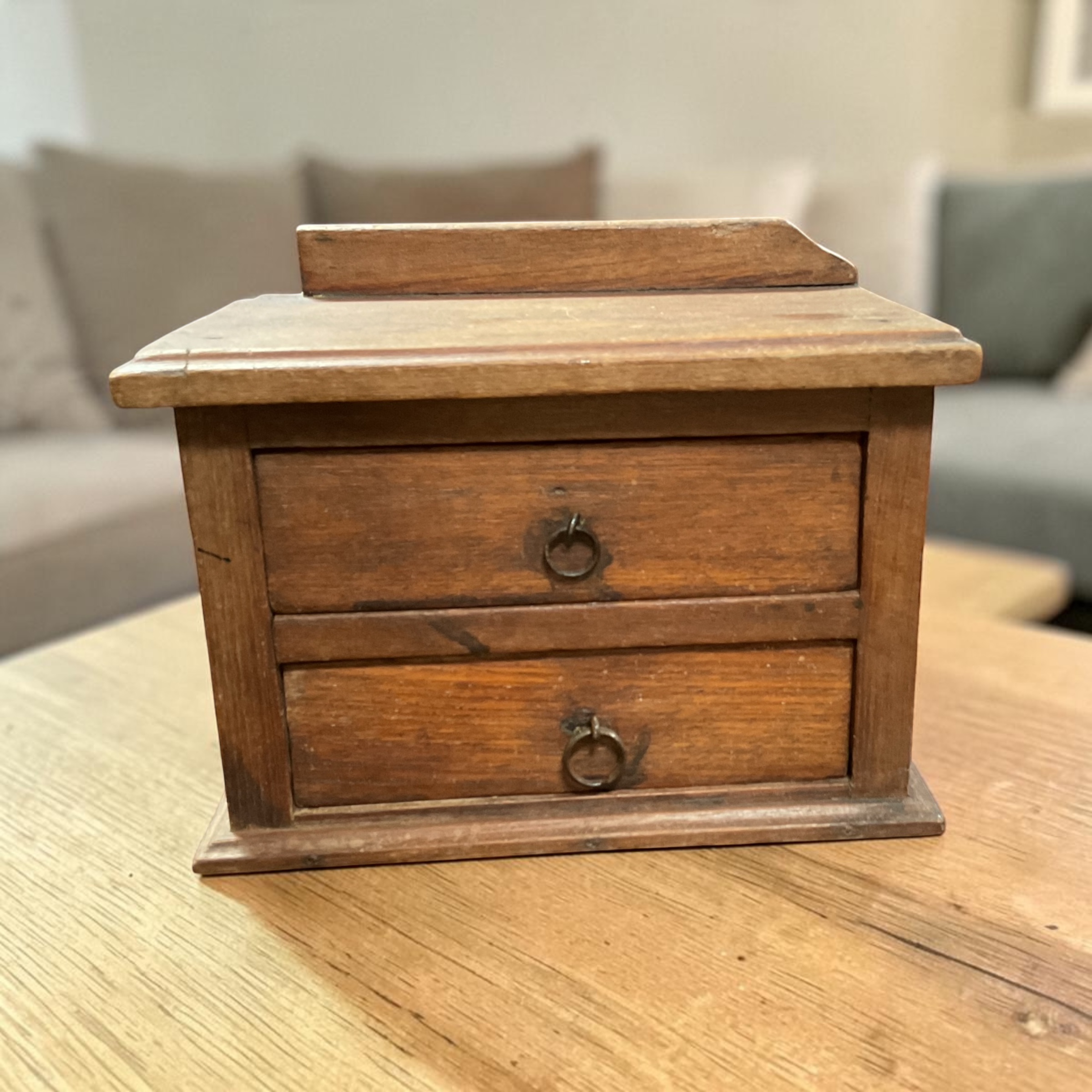 Kleine Holzkommode