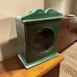 Kleine Holzvitrine