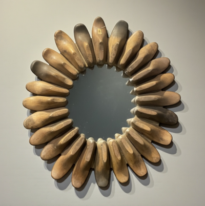 Spiegel mit original alten Schuhleisten