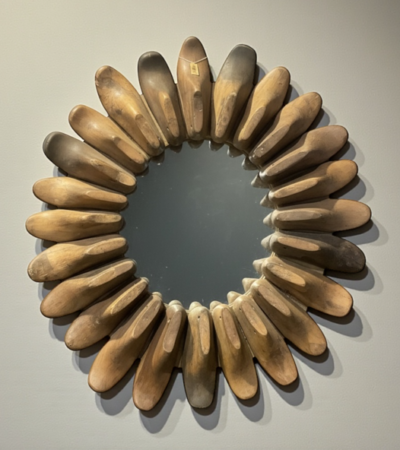 Spiegel mit original alten Schuhleisten